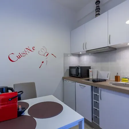 Cmg Port De Appartement